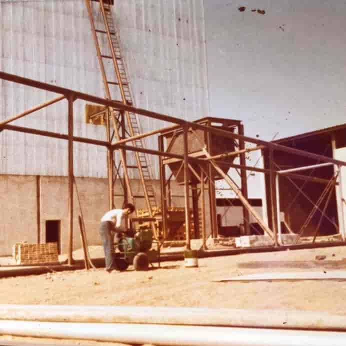 50.000 litrelik tanker, 24 metre yüksekliğinde